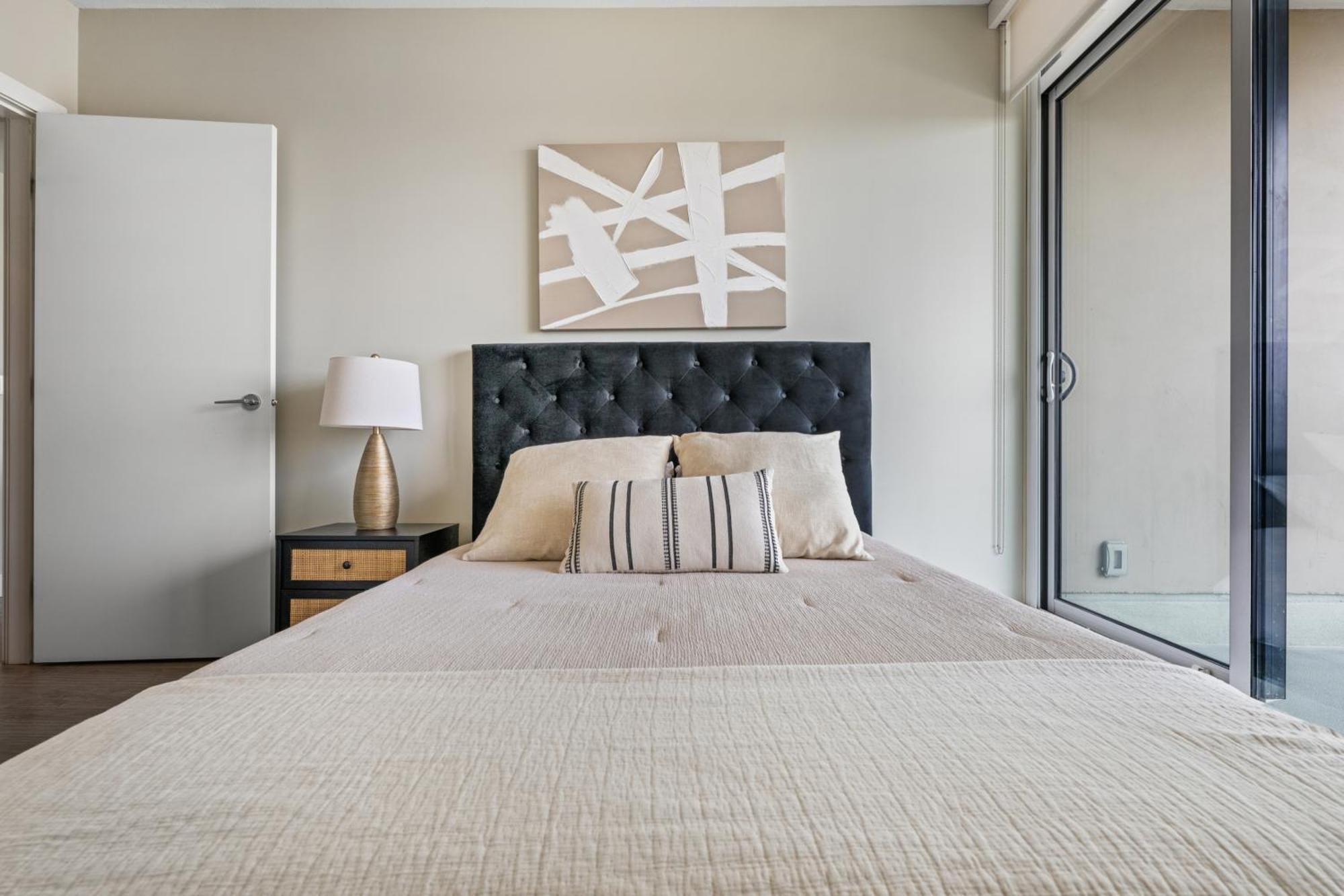 Modern Suite Calgary Downtown 5 Min Walk Stampede Exteriör bild